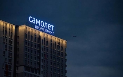 Дольщица из Саратова Ольга Тимофеева разослала фотографии пустыря, где Воробьевы должны были возвести лицей, депутатам всех уровней