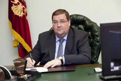 УФСИН не при делах: выбежала девушка, а затем два ругающихся генерала ФТС