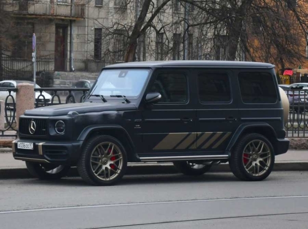 Никита и Ада Грызловы: лимитированные автомобили за десятки миллионов и уклонение от налогов